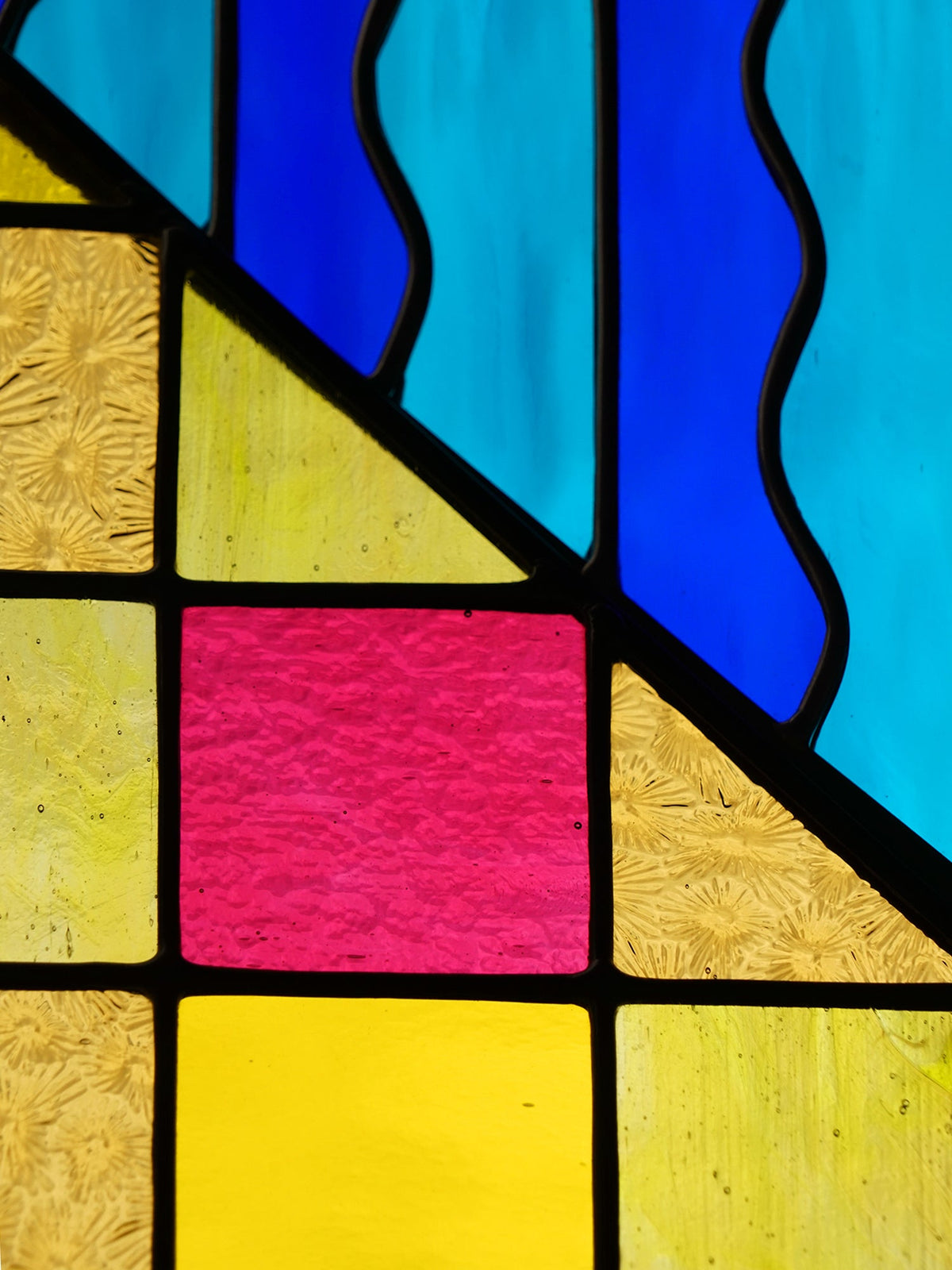 Mobe Glass